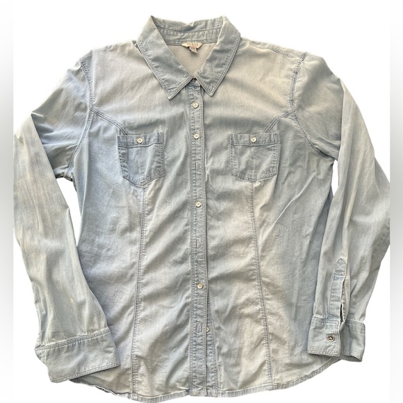 GUESS SZ XL LIGHT WEIGHT PURPOSELY DISTRESSED JEAN BUTTON DOWN SHIRT EUC - Picture 1 of 10